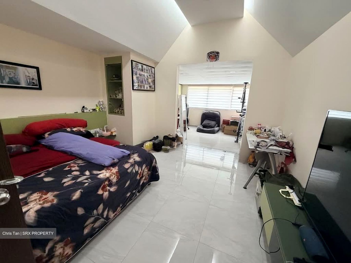 Flora Road (D17), Terrace #553593651